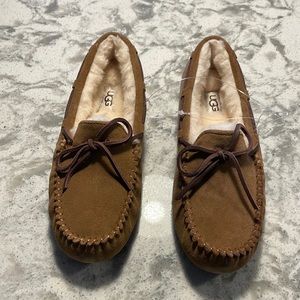 UGG Dakota Moccasin chestnut color women’s size 6